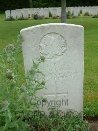 Etaples Military Cemetery - Bevan, Thomas Harold Hill